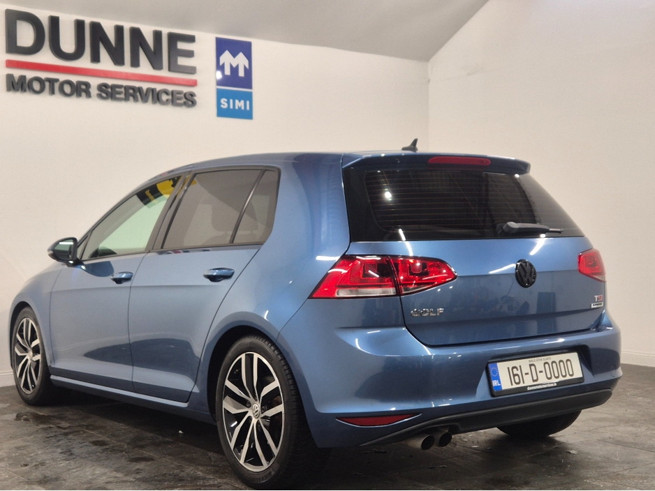 2016 Volkswagen Golf **HIGHLINE**ONLY 82000KMS**ALCANTARA SEATS**17" ALLOYS DIAMOND CUT**LANES ASSIST**KEYLESS ENTRY AND START**ADAPTIVE CRUISE CONTROL**DUAL ZONE CLIMATE CONTROL**REVERSE CAMERA**BLUETOOTH STREAMING €15,499