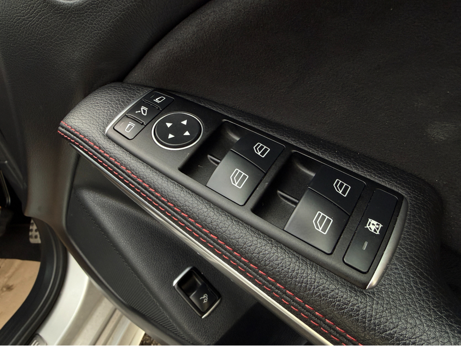 2015 Mercedes-Benz CLA Class ( 152 REG ) PANORAMIC SUNROOF AMG INTERIOR CLA180 HALF LEATHER HEATED  SEATS , PRIVACY GLASS REV CAMERA ALLOYS - €18,950