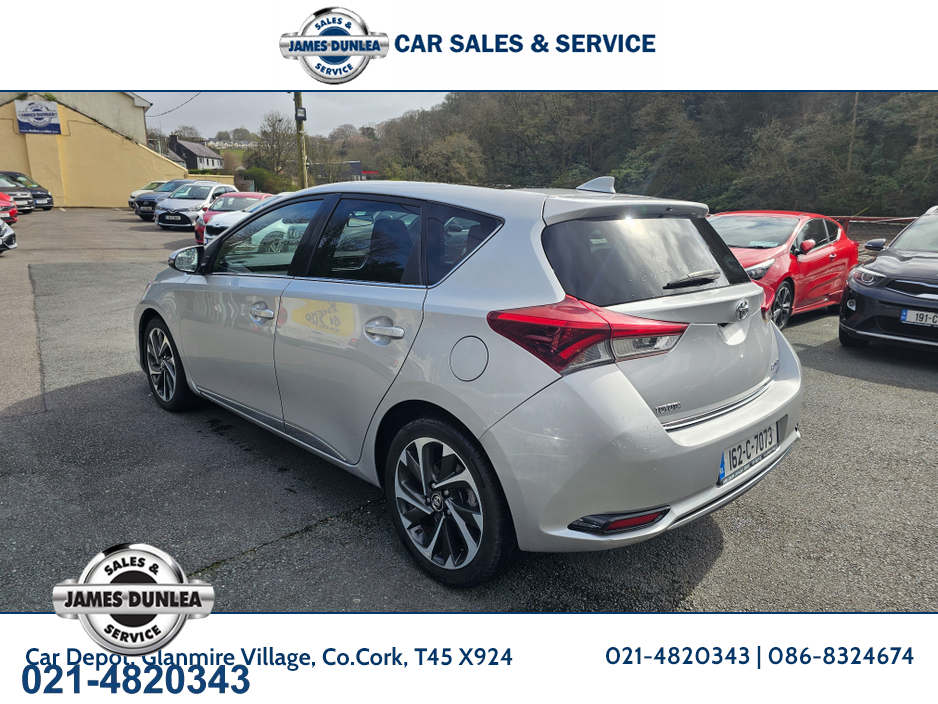 2016 Toyota Auris - image 5