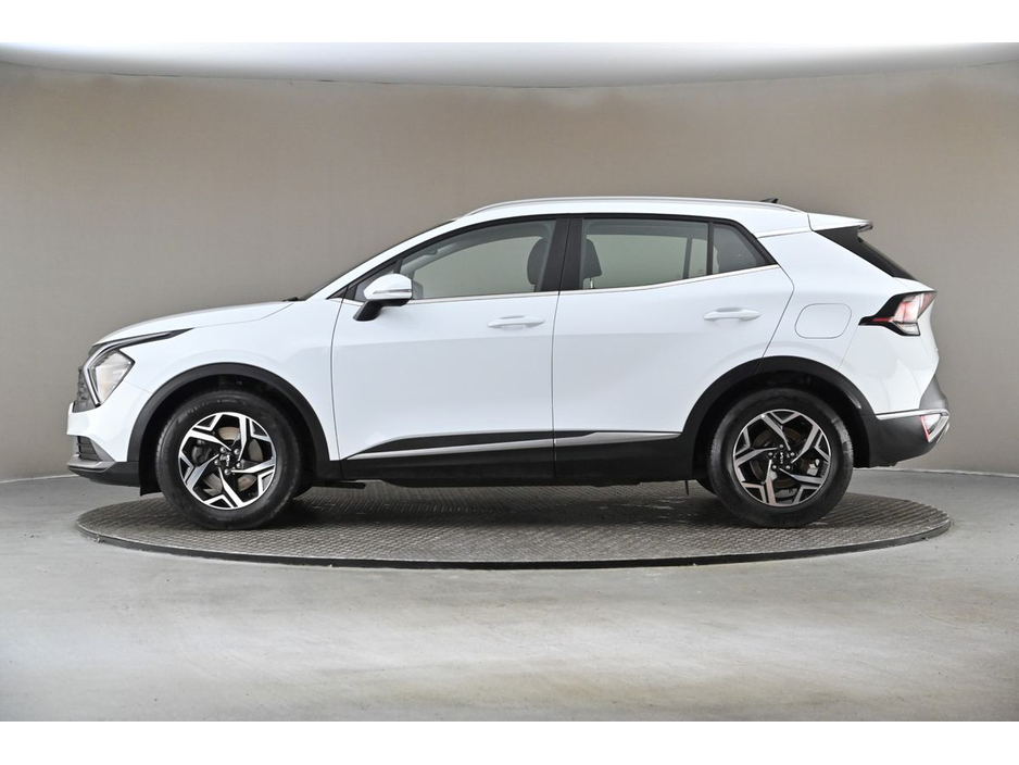 2025 Kia Sportage - image 11