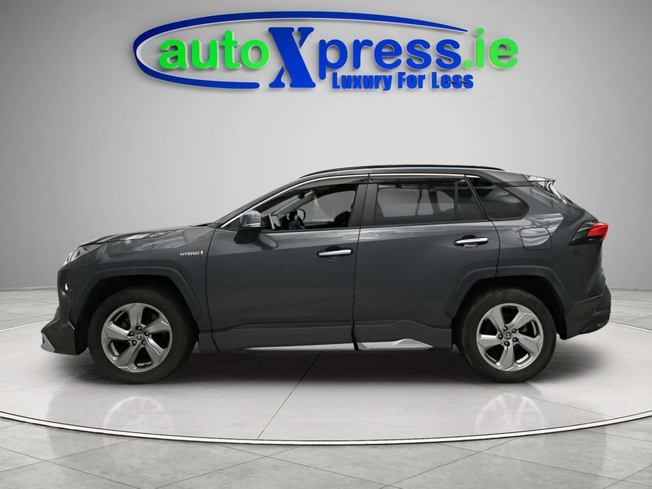 2020 Toyota Rav4 - image 3