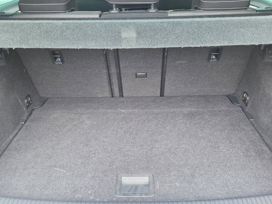 2016 Volkswagen Golf - image 12