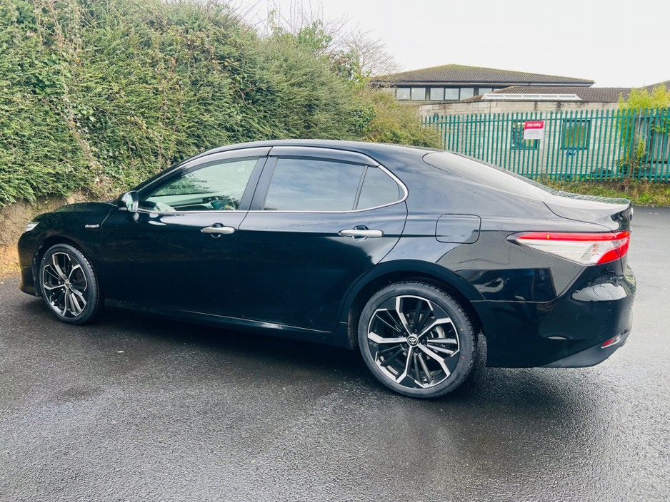 2019 Toyota Camry - image 19