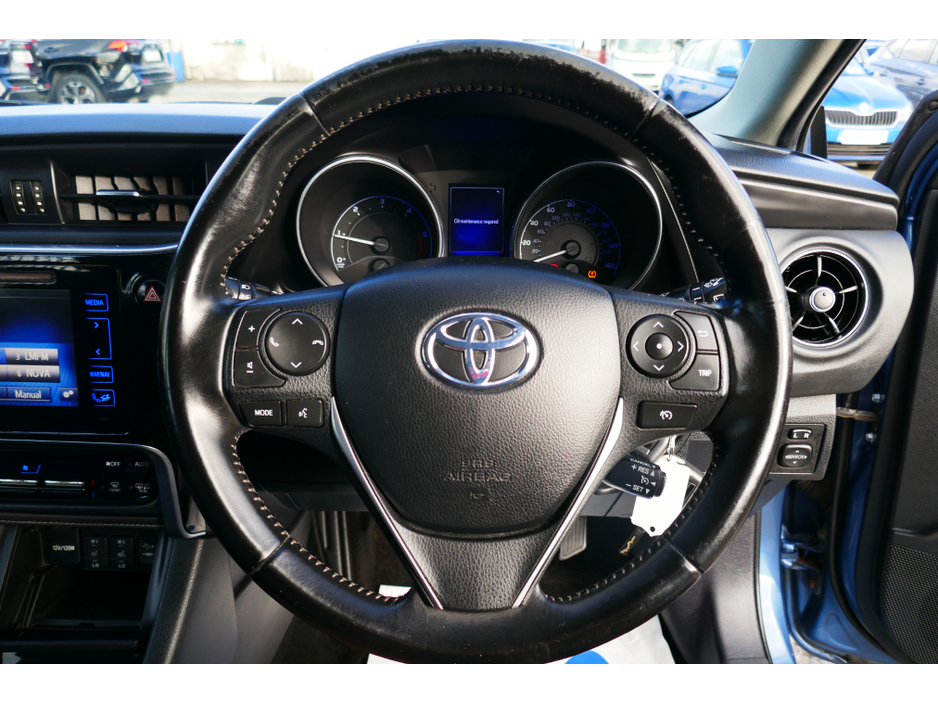 2015 Toyota Auris DIESEL 1.6 D-4D BUSINESS EDITION 110BHP €9,500