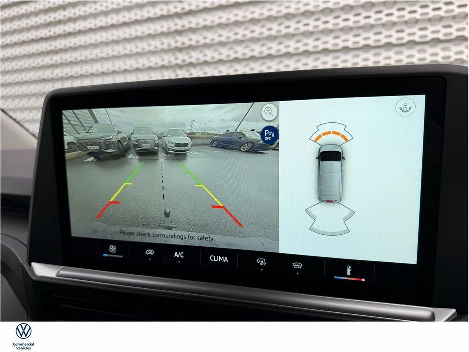 2025 Volkswagen Transporter - image 15