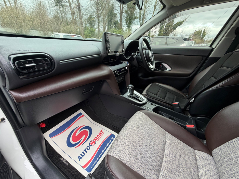 2022 Toyota Yaris Cross - image 16