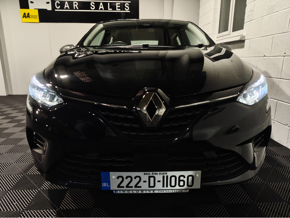 2022 Renault Clio - image 3