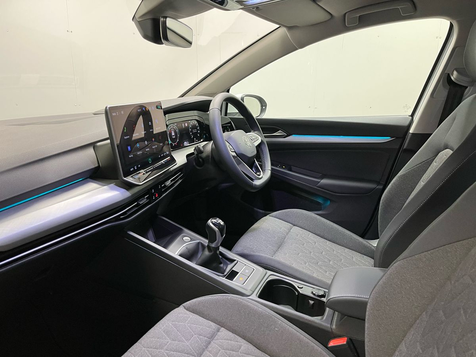 2025 Volkswagen Golf - image 6