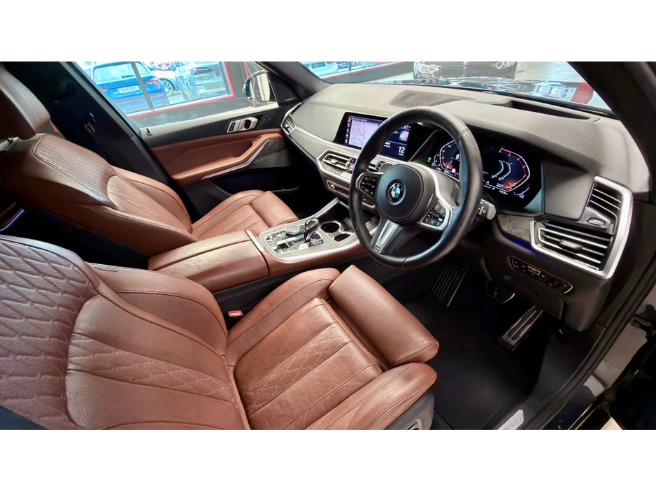 2019 BMW X5 - image 10