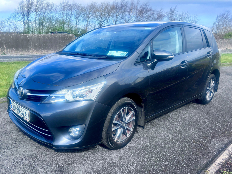 2015 Toyota Verso - image 12