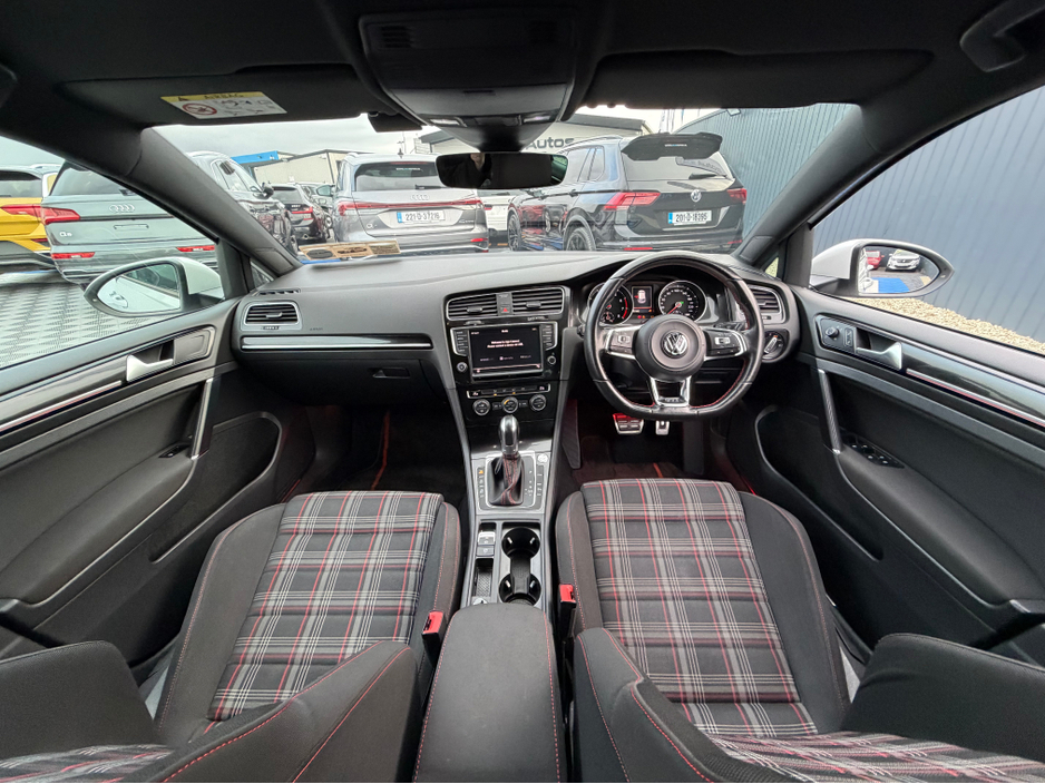 2017 Volkswagen Golf - image 48