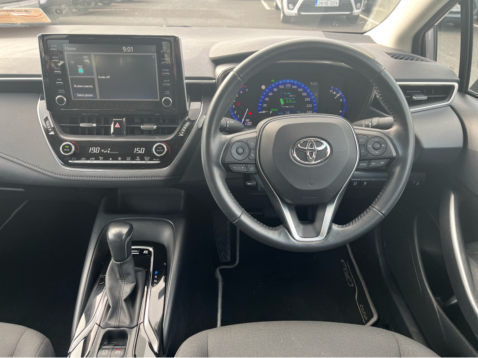 2022 Toyota Corolla - image 10
