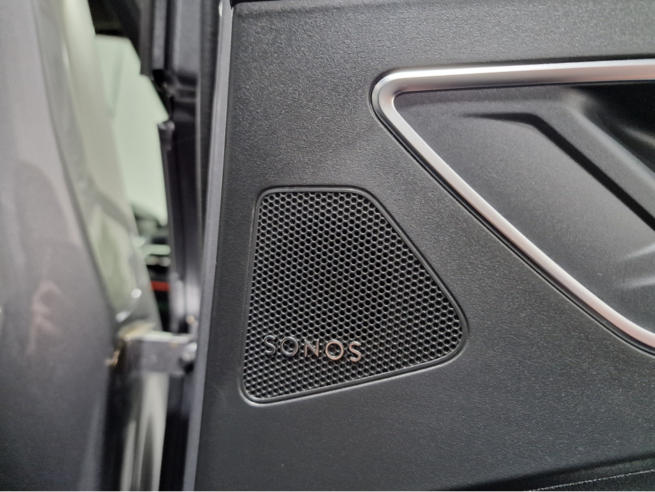 2024 Audi Q4 e-tron 45 S LINE (TECH PACK / 82KWH BATTERY) 282BHP AUTOMATIC **ONE OWNER / APPLE CARPLAY / ADAPTIVE CRUISE CONTROL / FULL LEATHER / SONOS PREMIUM SOUND / SAT NAV / REVERSE CAMERA / WIRELESS PHONE CHARGING** €43,900