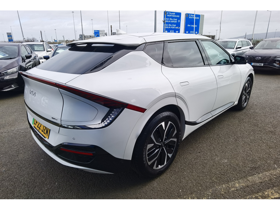 2022 Kia EV6 - image 5