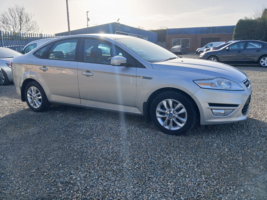 2011 Ford Mondeo - image 2