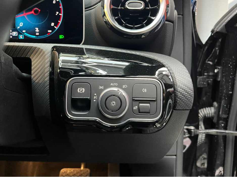 2020 Mercedes-Benz A Class - image 13