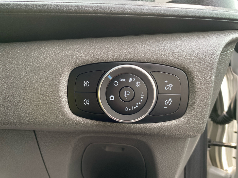 2023 Ford Transit Custom - image 14