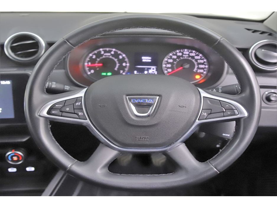 2022 Dacia Duster - image 17