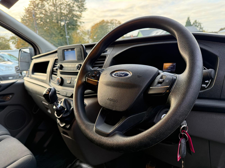2022 Ford Transit Custom - image 10
