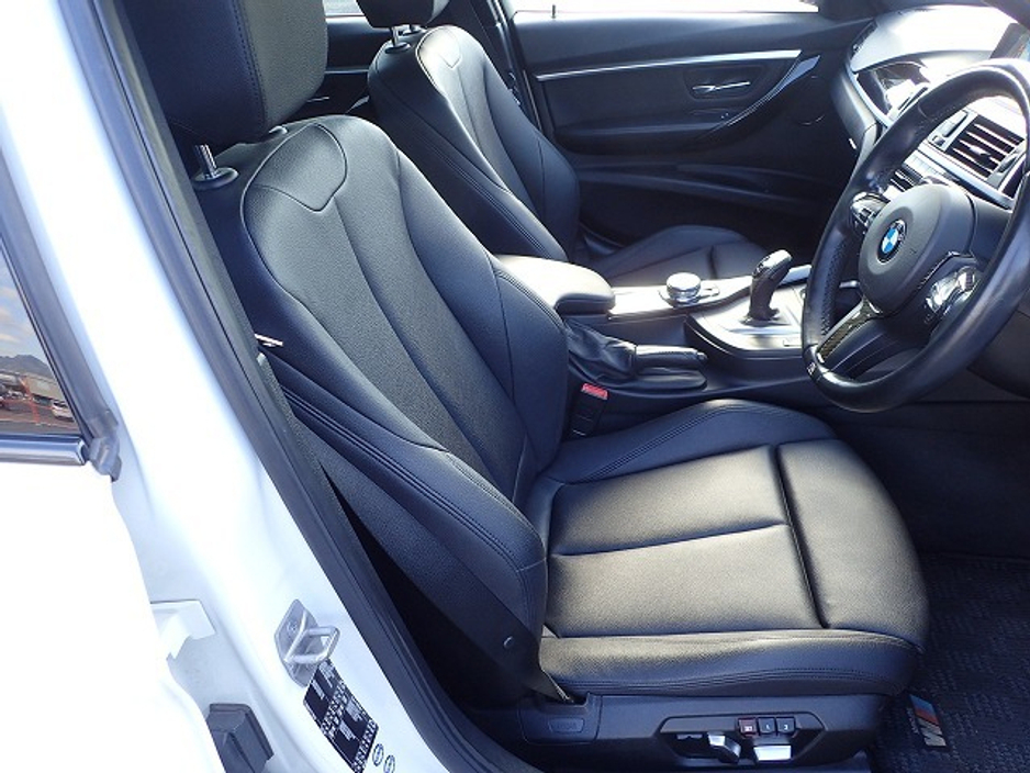 2017 BMW 3 Series - image 6