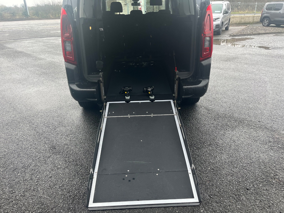 2024 Citroen Berlingo - image 9