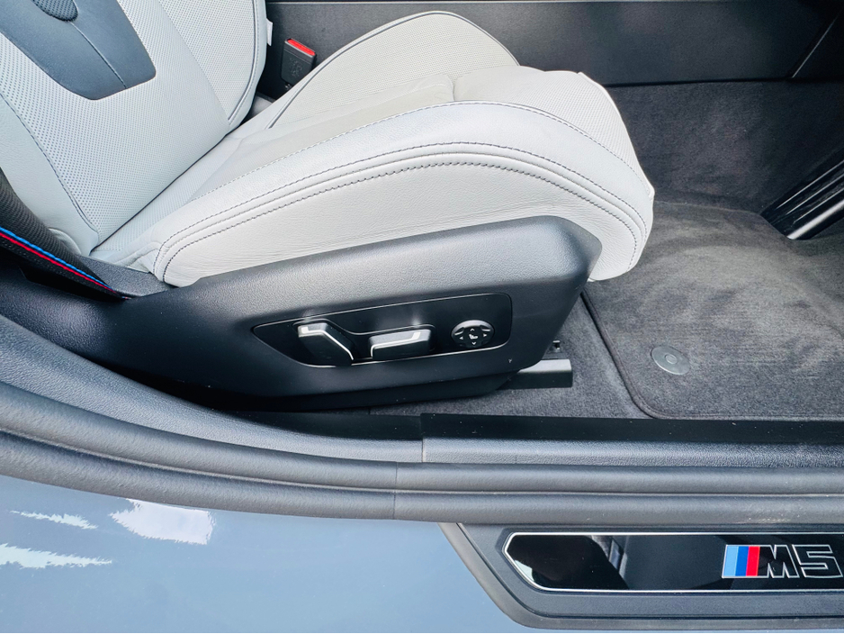 2025 BMW M5 - image 22