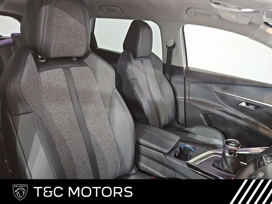 2019 Peugeot 5008 - image 17