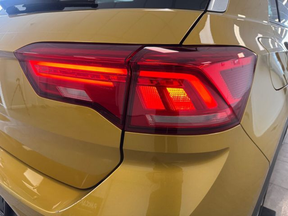 2021 Volkswagen T-Roc - image 20