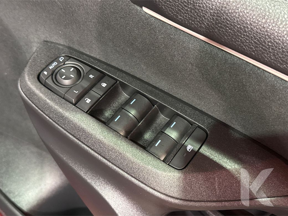 2025 Toyota Yaris - image 17