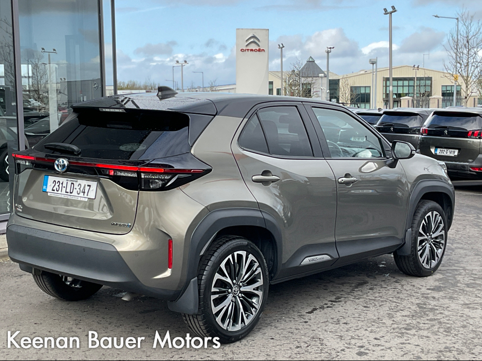 2023 Toyota Yaris - image 5