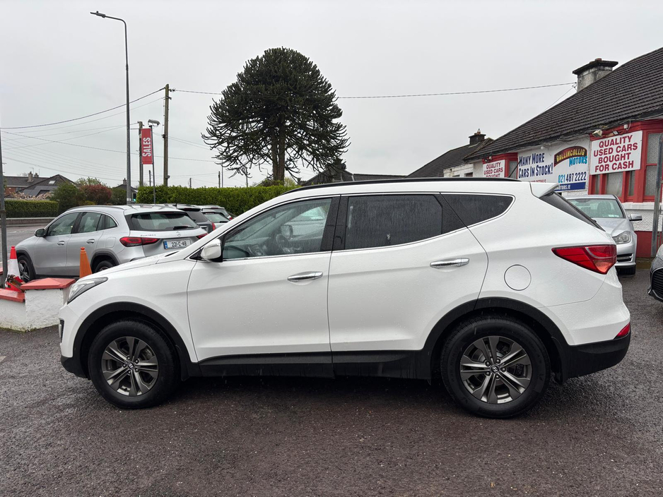 2013 Hyundai Santa Fe - image 10