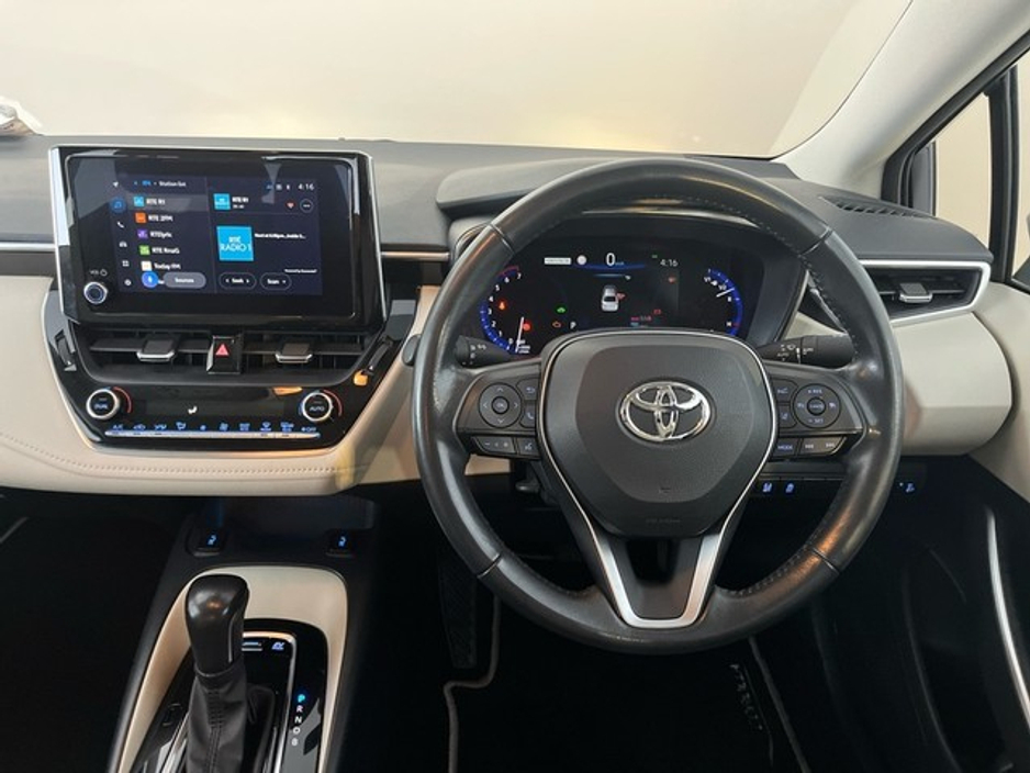 2023 Toyota Corolla - image 9