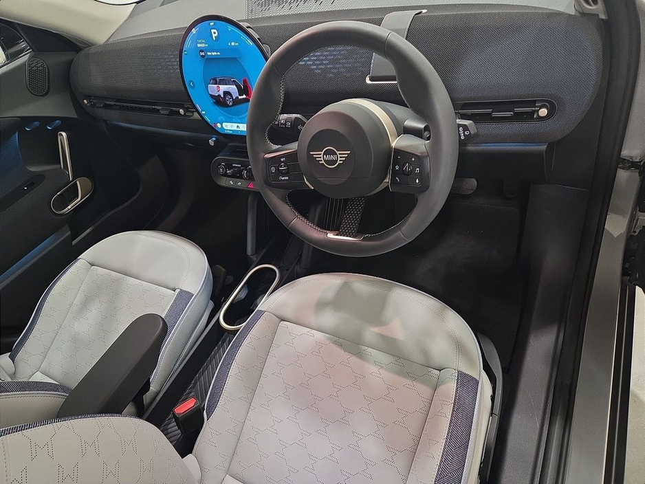 2025 MINI Aceman - image 6