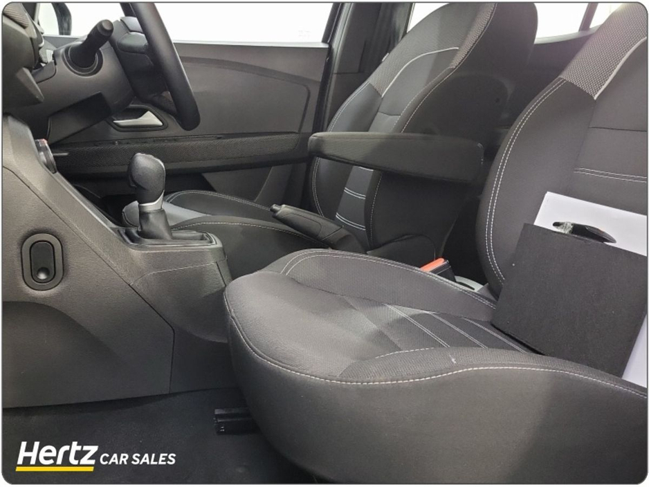 2023 Dacia Sandero - image 5