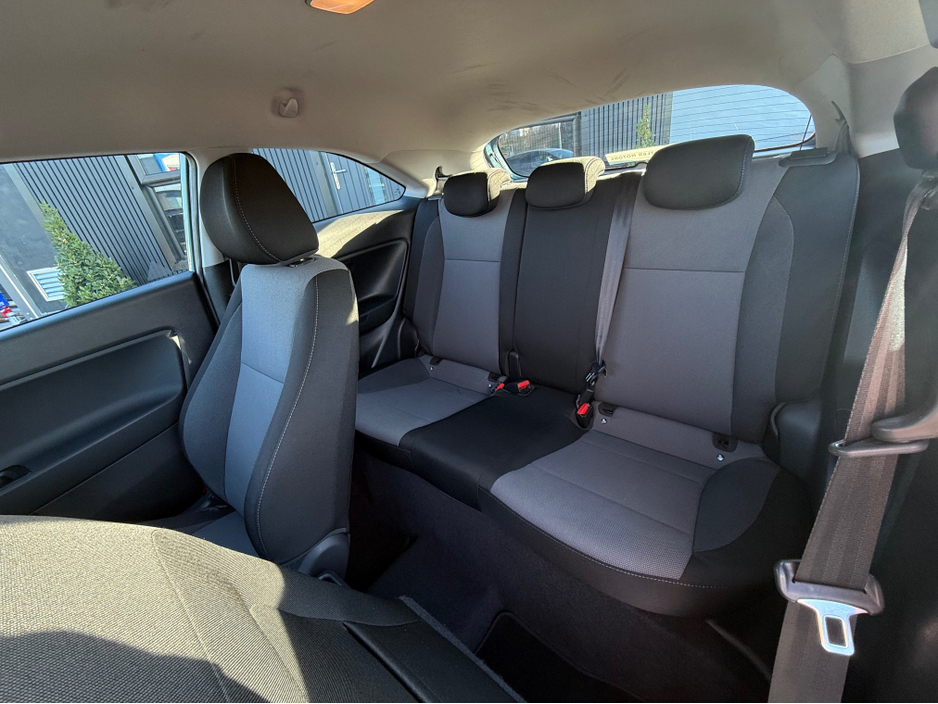 2016 Hyundai i20 - image 11