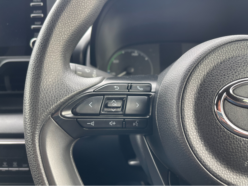 2020 Toyota Yaris - image 17