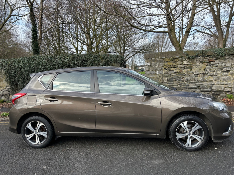 2015 Nissan Pulsar - image 4