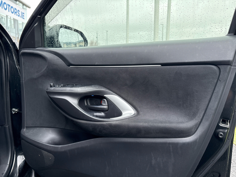 2023 Toyota Yaris Cross 1.5L Petrol Hybrid Automatic €26,950