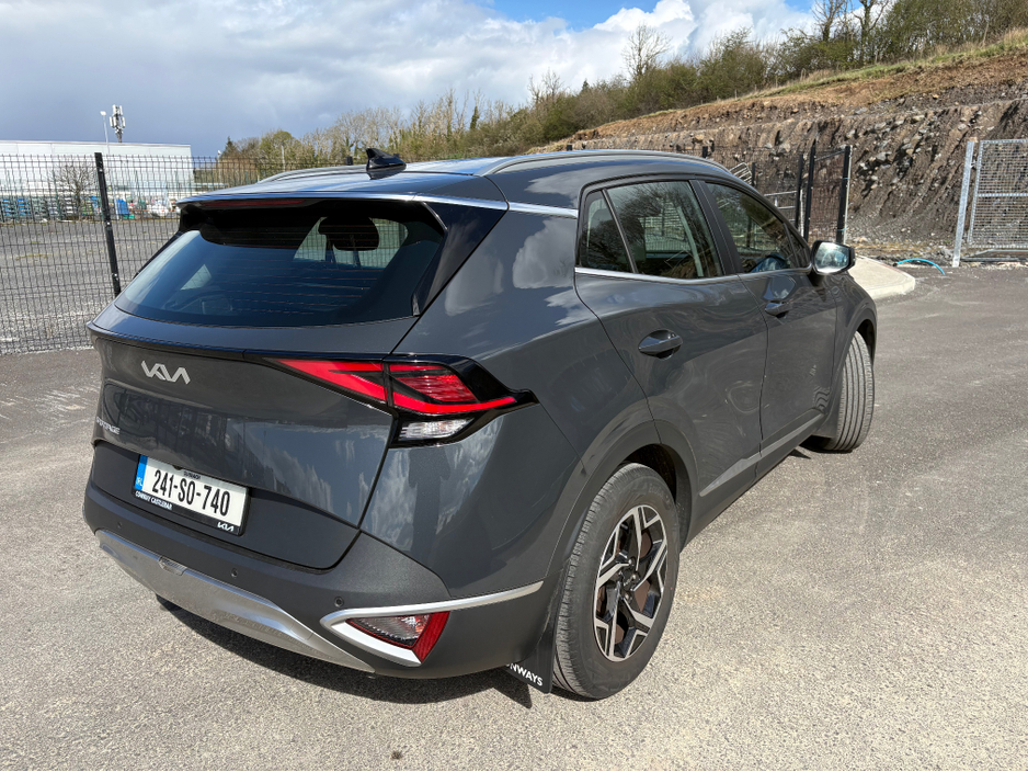 2024 Kia Sportage - image 3