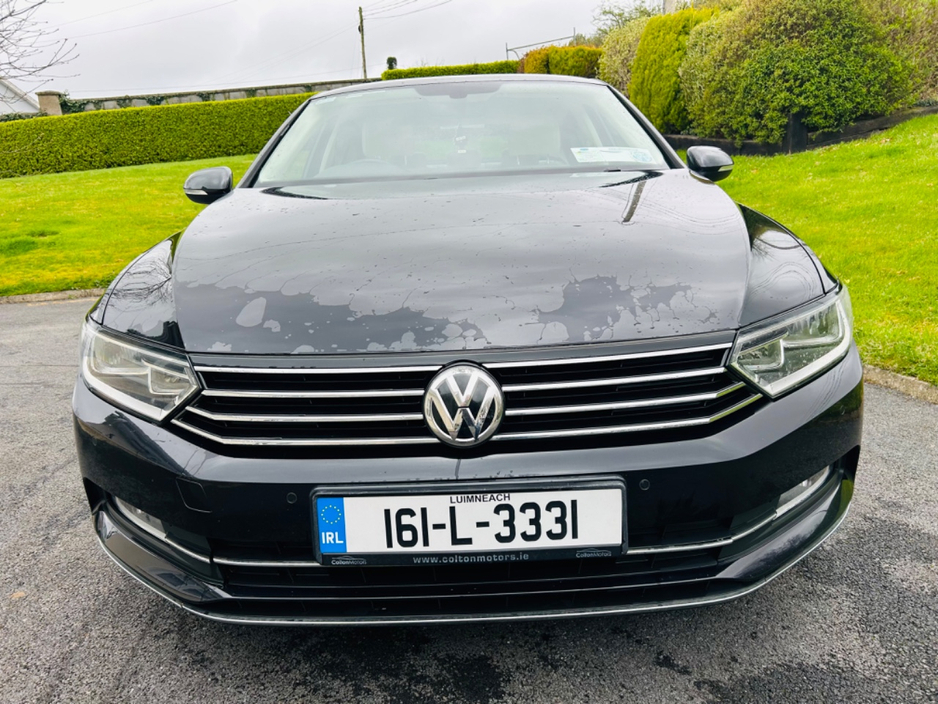 2016 Volkswagen Passat - image 2