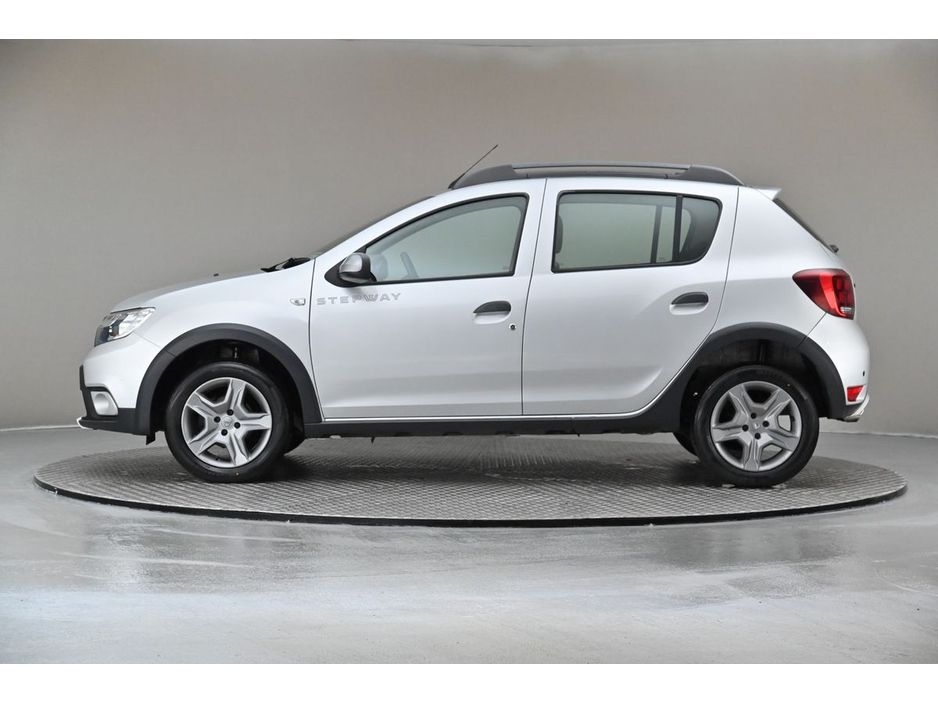2017 Dacia Sandero Stepway - image 5