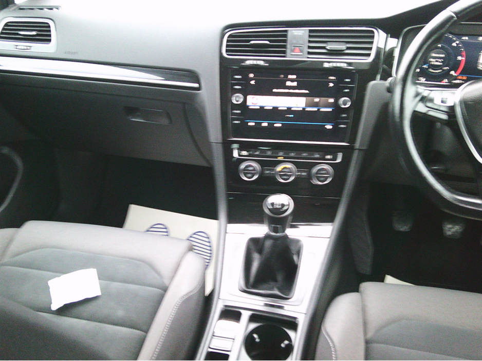 2018 Volkswagen Golf NEW NCT 2028, HIGHLINE, HEATED SEATS, REVERSE CAMERA, SAT./NAV., CRUISE, €190 TAX, LOW KMS. HISTORY. €16,999