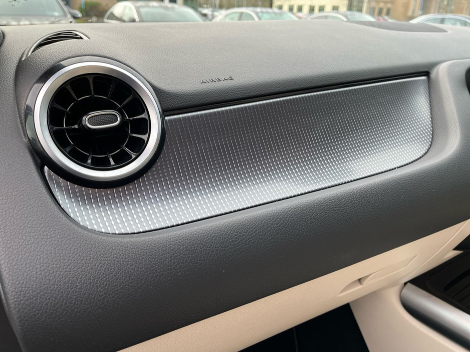 2022 Mercedes-Benz GLA Class - image 18