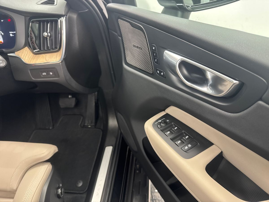 2026 Volvo XC60 - image 11