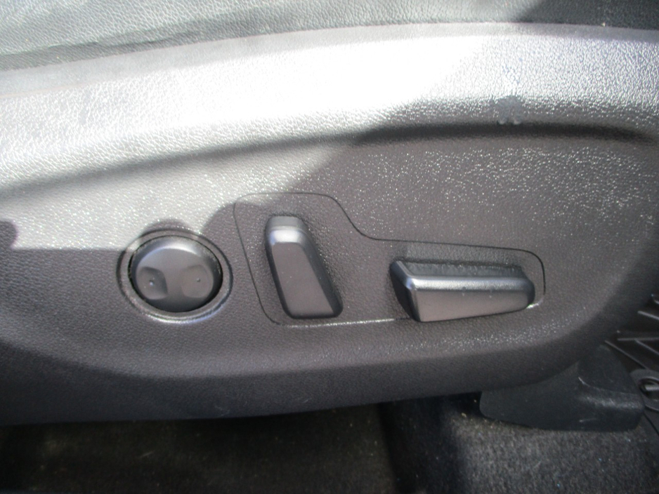 2017 Kia Sorento - image 26