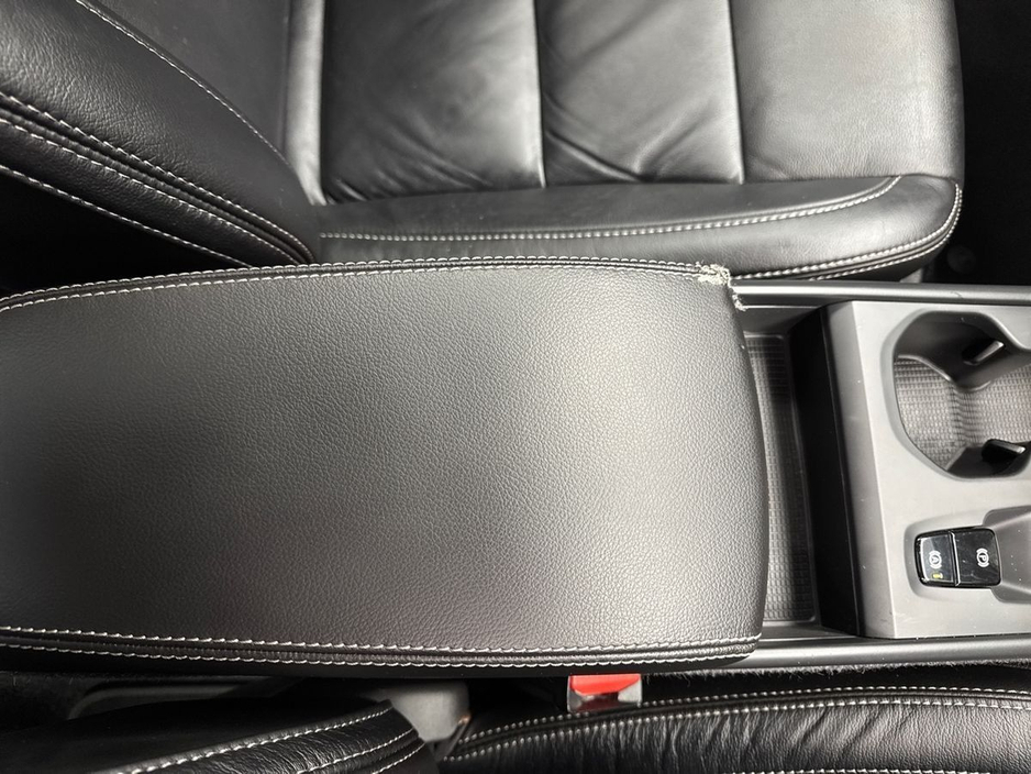 2022 Volvo XC40 - image 15