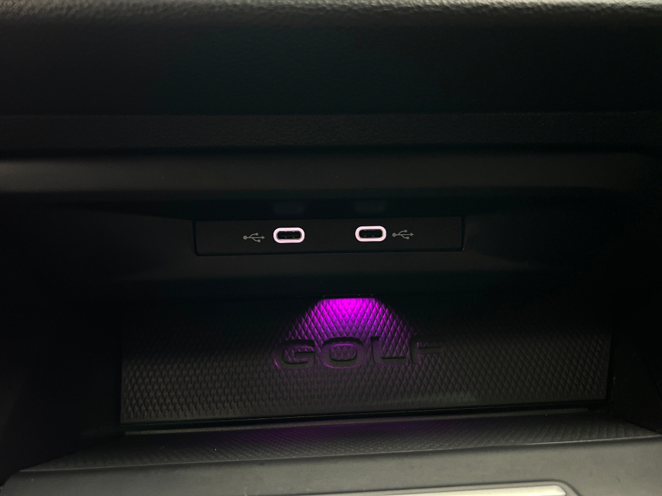 2022 Volkswagen Golf GTI CLUBSPORT 2.0 TSI 300HP *PAN ROOF* €49,990