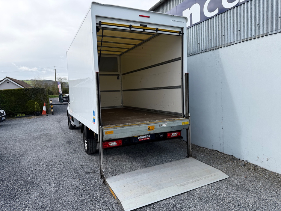 2022 Ford Transit - image 11