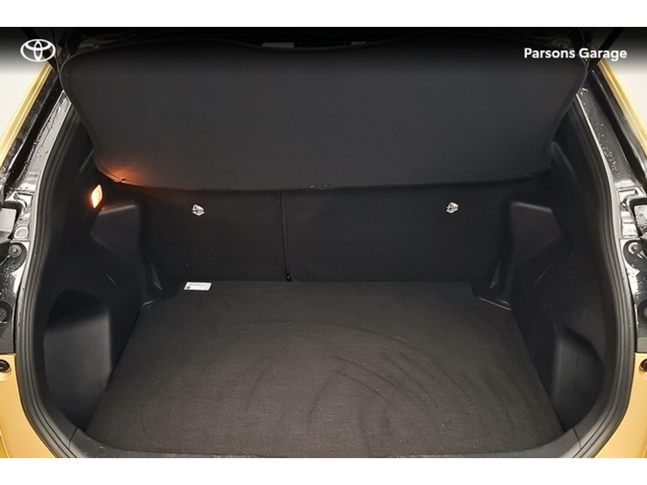 2024 Toyota Yaris Cross CROSS LUNA SPORT 4DR AUTO €30,995