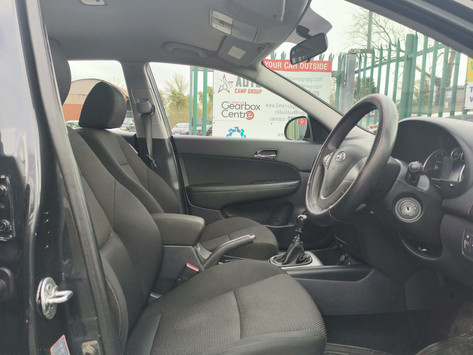 2009 Hyundai i30 - image 9